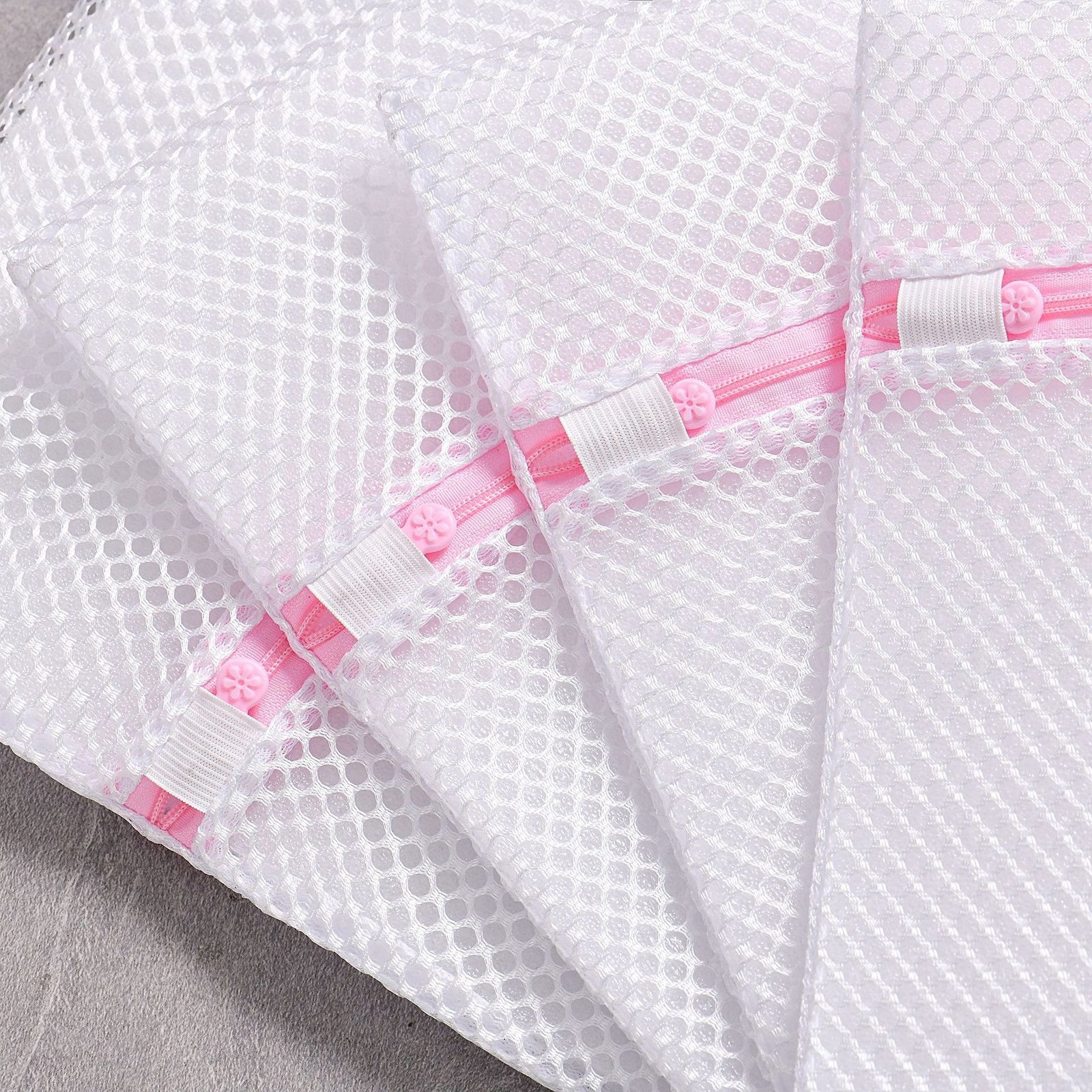 مجموعة أكياس الغسيل جودة متوسطة– 6 قطع بأحجام مختلفة مجموعة أكياس الغسيل جودة متوسطة– 6 قطع بأحجام مختلفة