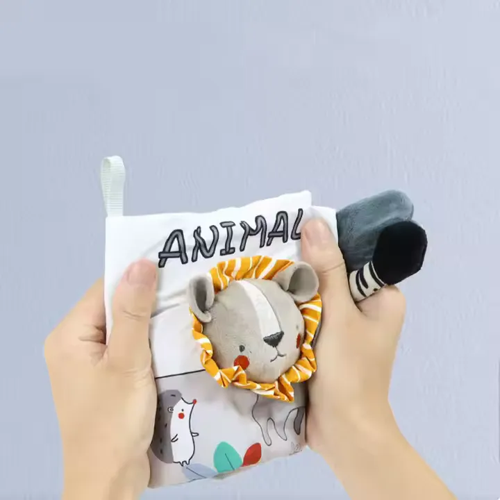 كتاب قماش تفاعلي للأطفال